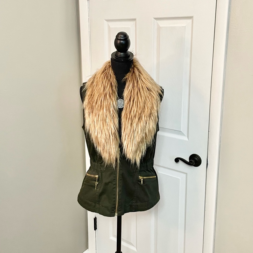INC Faux Fur Vest 🤎💚